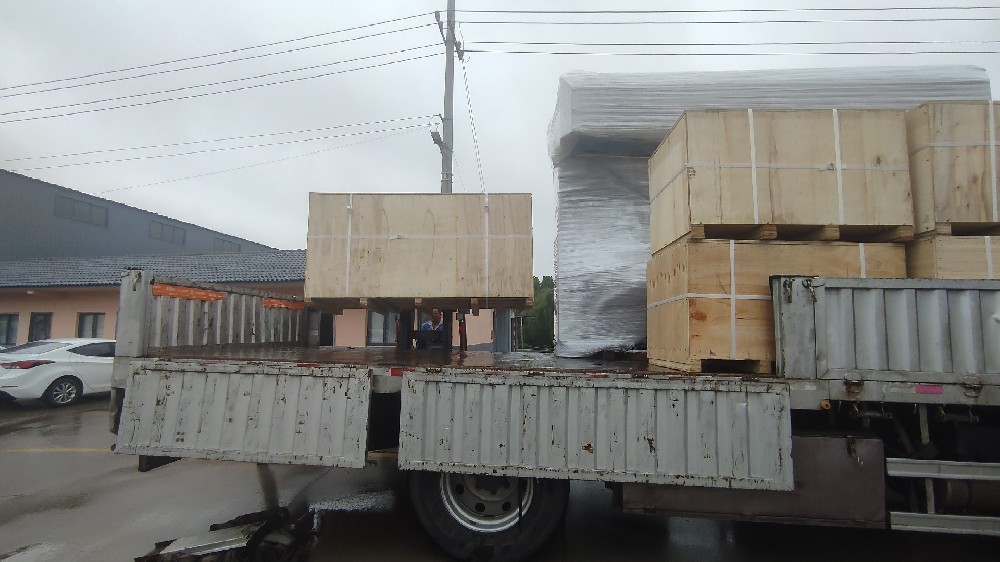 摩托車洗車機發(fā)往泰國